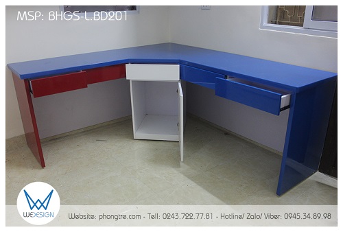 Bàn thiết kế tủ đồ 1 ngăn kéo - 1 cánh ở giữa, 2 bên là 2 vị trí ngồi học của 2 bé đều có 2 ngăn kéo dưới mặt bàn