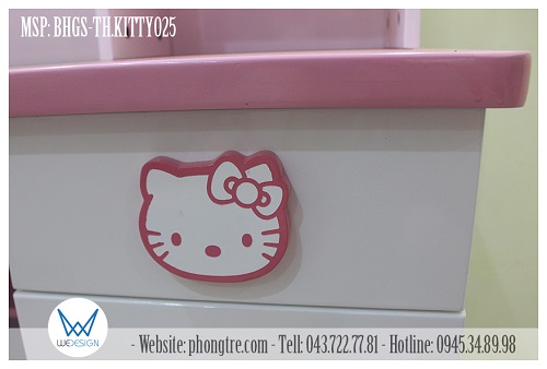 Tay nắm Hello Kitty được Wedesign sản xuất từ gỗ và sơn PU