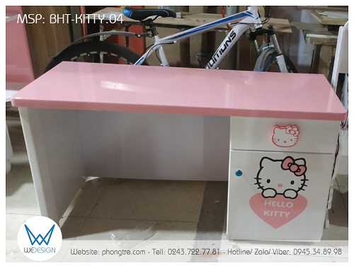 Bàn học Hello Kitty ôm trái tim BHT-KITTY.04