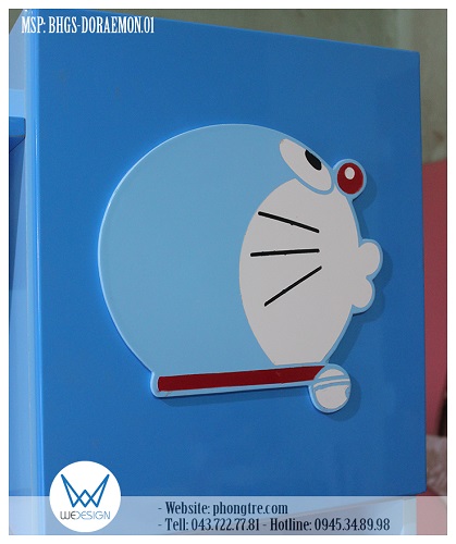 Chi tiết trang trí Doraemon bằng gỗ MDF 5 ly trên mặt cánh giá sách
