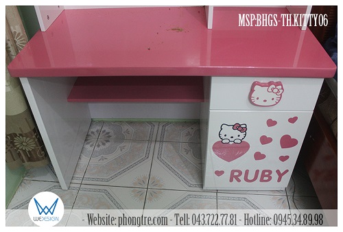Phần bàn học có tủ đồ 1 ngăn kéo - 1 cánh trang trí trí chủ đề Hello Kitty Love Baby và đợt để đồ màu hồng