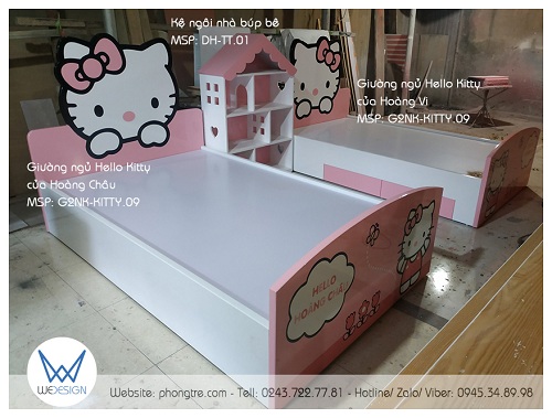 Bộ 2 giường ngủ Hello Kitty 1m2 có 2 ngăn kéo G2NK-KITTY.09 và kệ ngôi nhà búp bê DH-TT.01 mẹ Hoàng Kiều đặt Wedesign đóng cho phòng ngủ Hello Kitty của 2 bé gái Hoàng Châu và Hoàng Vi