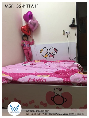 Bé em đáng yêu với chùm bóng bay trên giường ngủ Hello Kitty G2-KITTY.11