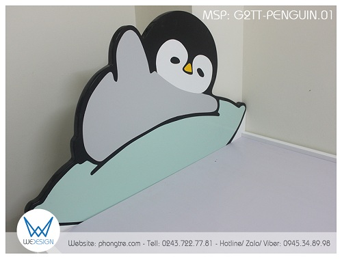 Đầu cao giường được tạo hình Chim cánh cụt Gentle Penguin ôm gối giơ tay vẫy bé đi ngủ ở phòng ngủ mới của mình