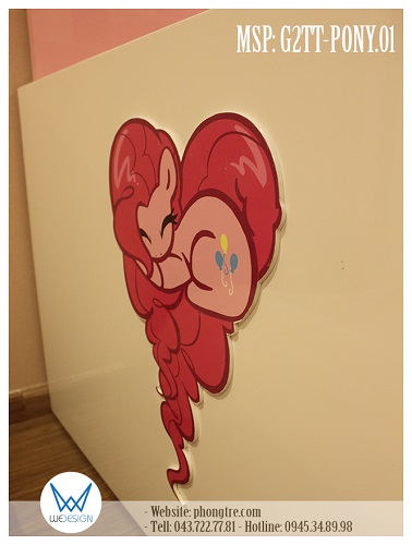 Chi tiết trang trí Pony Pinkie Pie đang ngủ say với dáng ngủ tạo hình trái tim dễ thương 