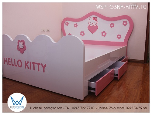 Mẫu giường ngủ Hello Kitty G3NK-KITTY.10N form dáng tân cổ điển trang trí Hello Kitty và hoa của bé Tuệ Nhi