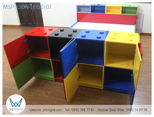 Mỗi ô tủ đều được làm độc lập, có cánh tủ mở ra thành tủ để đồ chơi của trẻ