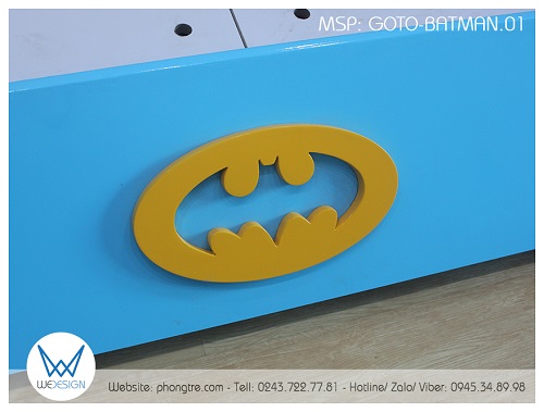 View chi tiết đầu xe trang trí logo của Batman trên đầu thấp của giường