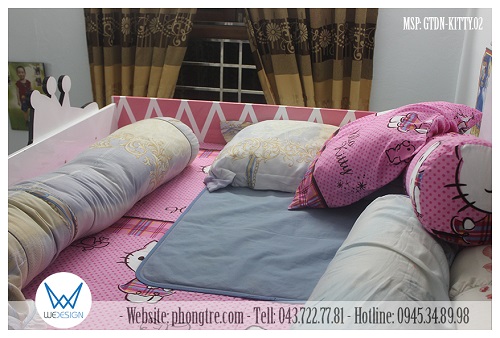 Giường ngủ kích thước 1m2x2m của bé gái trang trí đầu giường hình zig zăc sơn trắng - hồng