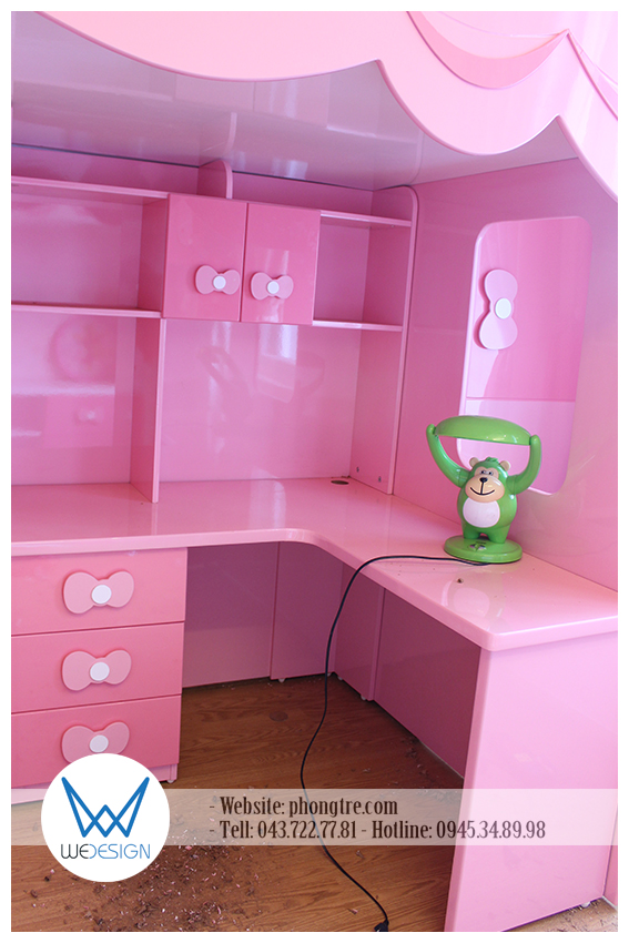 Bàn học chữ L liền giá sách màu hồng điệu đà dành cho bé gái phía dưới giường tầng đa năng MSP: GTDN-CB.01