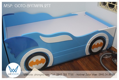 Giường ô tô Batman 2 tầng thấp có 3 ngăn kéo GOTO-BATMAN.2TT màu xanh của 2 bé trai nhà anh Thành