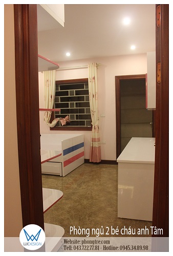 View phòng ngủ của 2 bé được chụp ở cửa ra vào chính của phòng