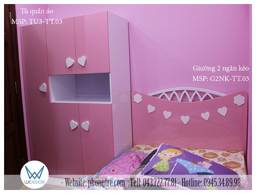 Tủ quần áo và giường 2 ngăn kéo màu hồng trang trí trí trái tim của bé gái nhà anh Thảo