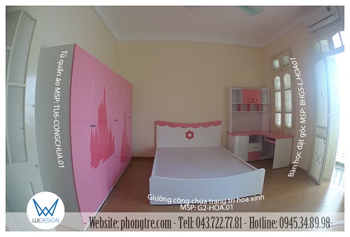 Bộ nội thất màu hồng trang trí chủ đề công chúa và hoa được lắp đặt hoàn thiện cho phòng ngủ bé gái nhà chị Ngọc Hà 