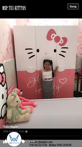 Bé Bảo Yến dễ thương cùng tủ áo Hello Kitty của mình