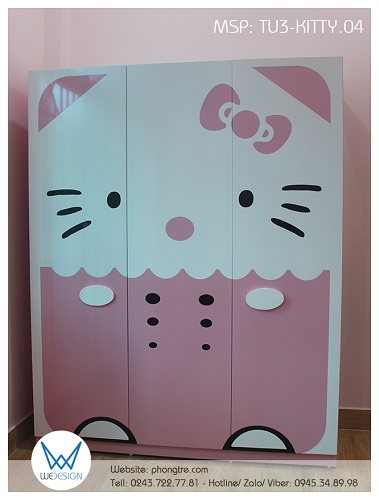 Mẫu tủ quần áo 3 cánh mở Hello Kitty mặc quần yếm đeo nơ TU3-KITTY.04
