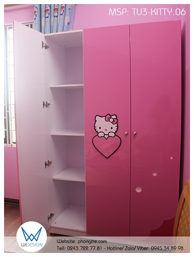 Buồng tủ nhỏ của tủ quần áo Hello Kitty của bé Ngọc Vân